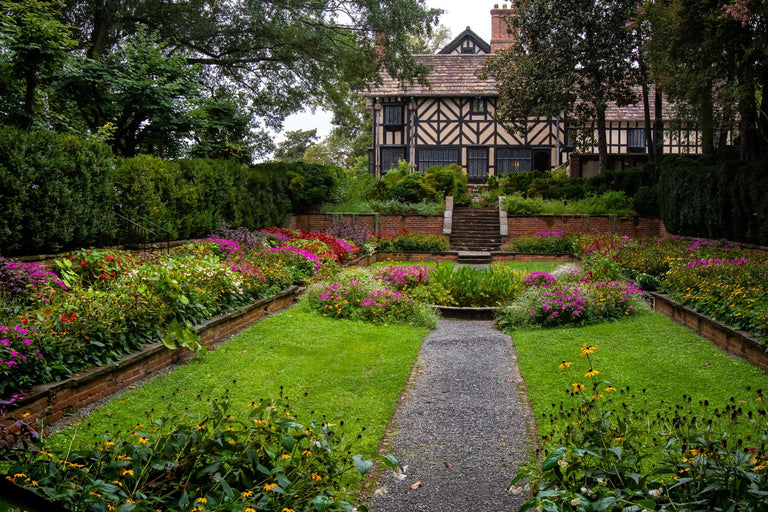 Pfeifer, Robert  title: Agecroft in September